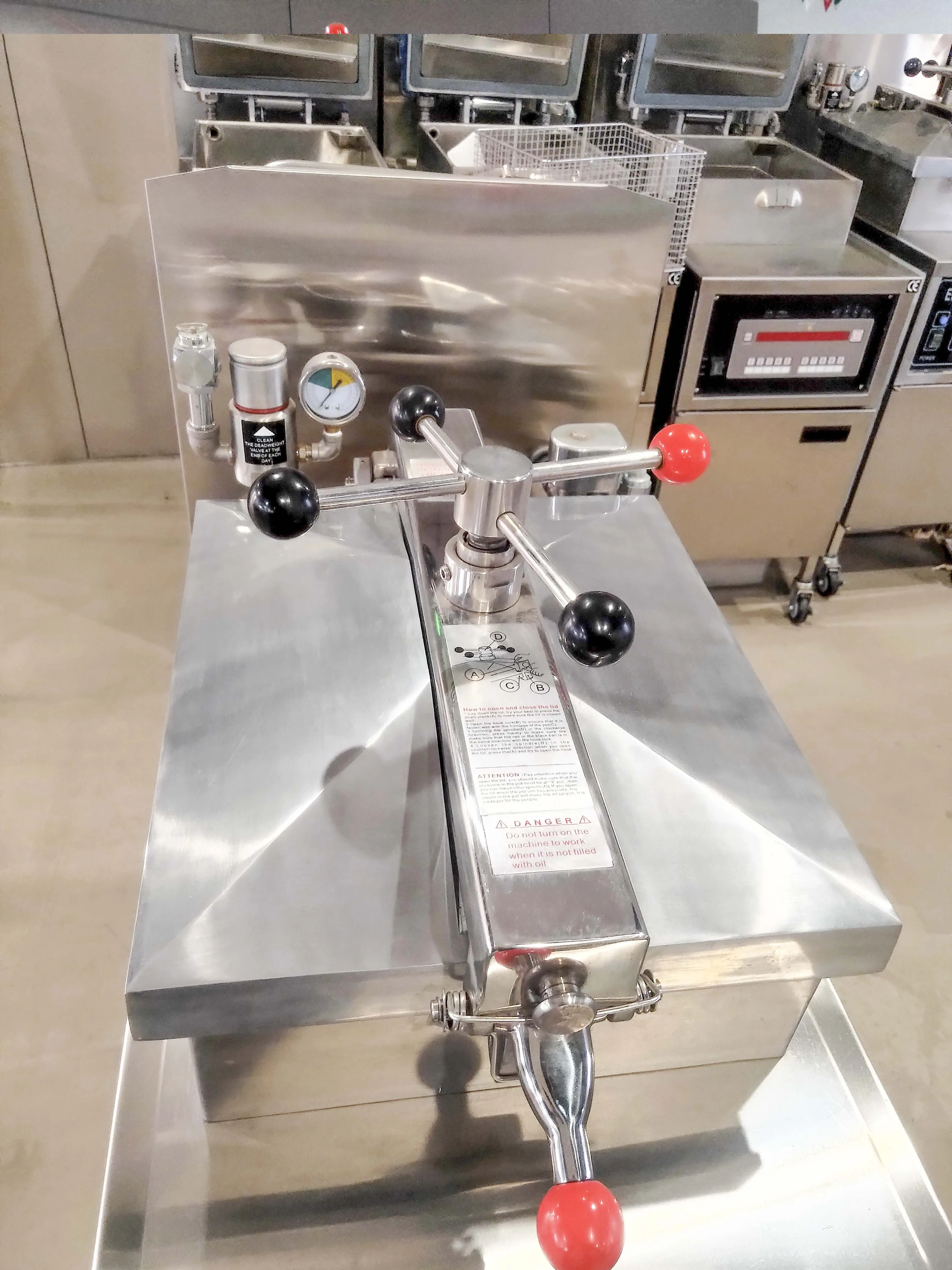 Pfe-600 Electric Commercial Fast Food Pressure Chips Fryer For Cooking Machine/Gas Pressure Fryer For Frozen Chicken