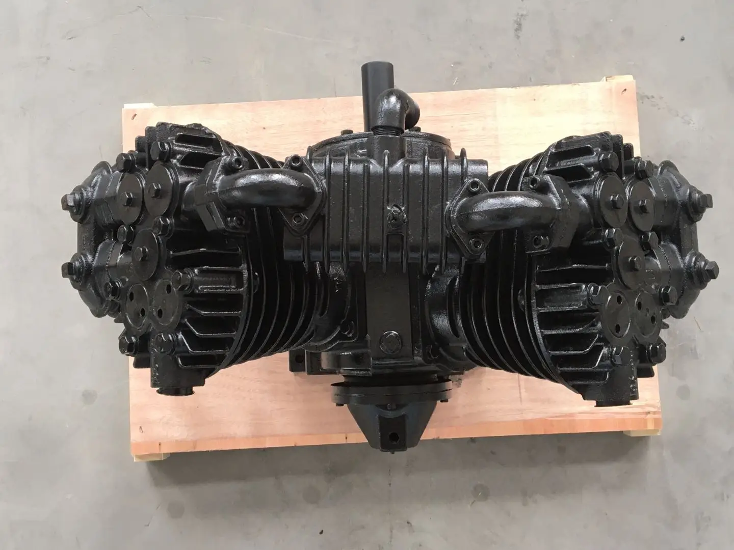 Belt Driven Air Compressors V-1.05 pump 7.5KW/10HP 12.5BAR 2105 piston Air Compressors Pump Head