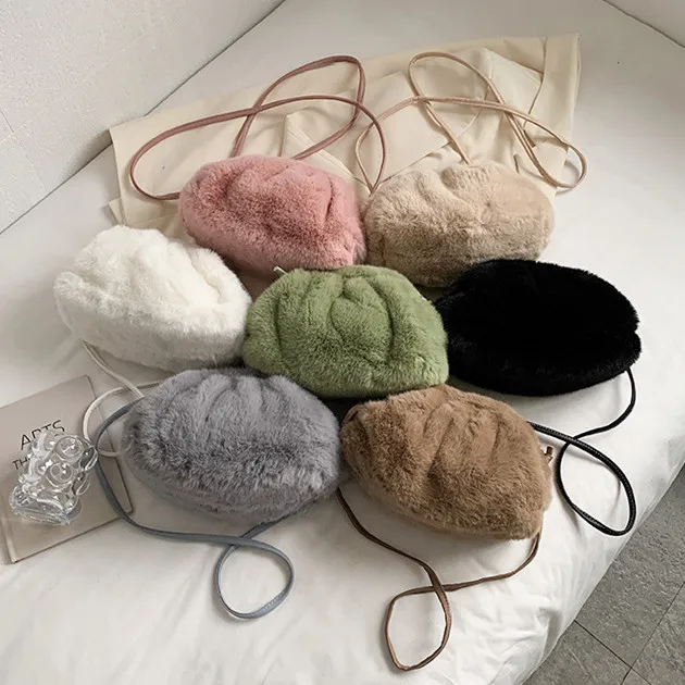 Autumn and winter new ladies plush bag female 2021 trend one-shoulder messenger cloud handbag chain furry faux fur dumpling bag