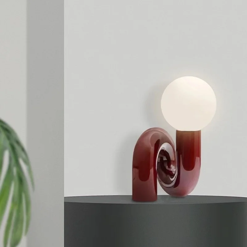 Postmodern light luxury glass lamp Nordic creative personality living room study master bedroom bedside retro desk lamp