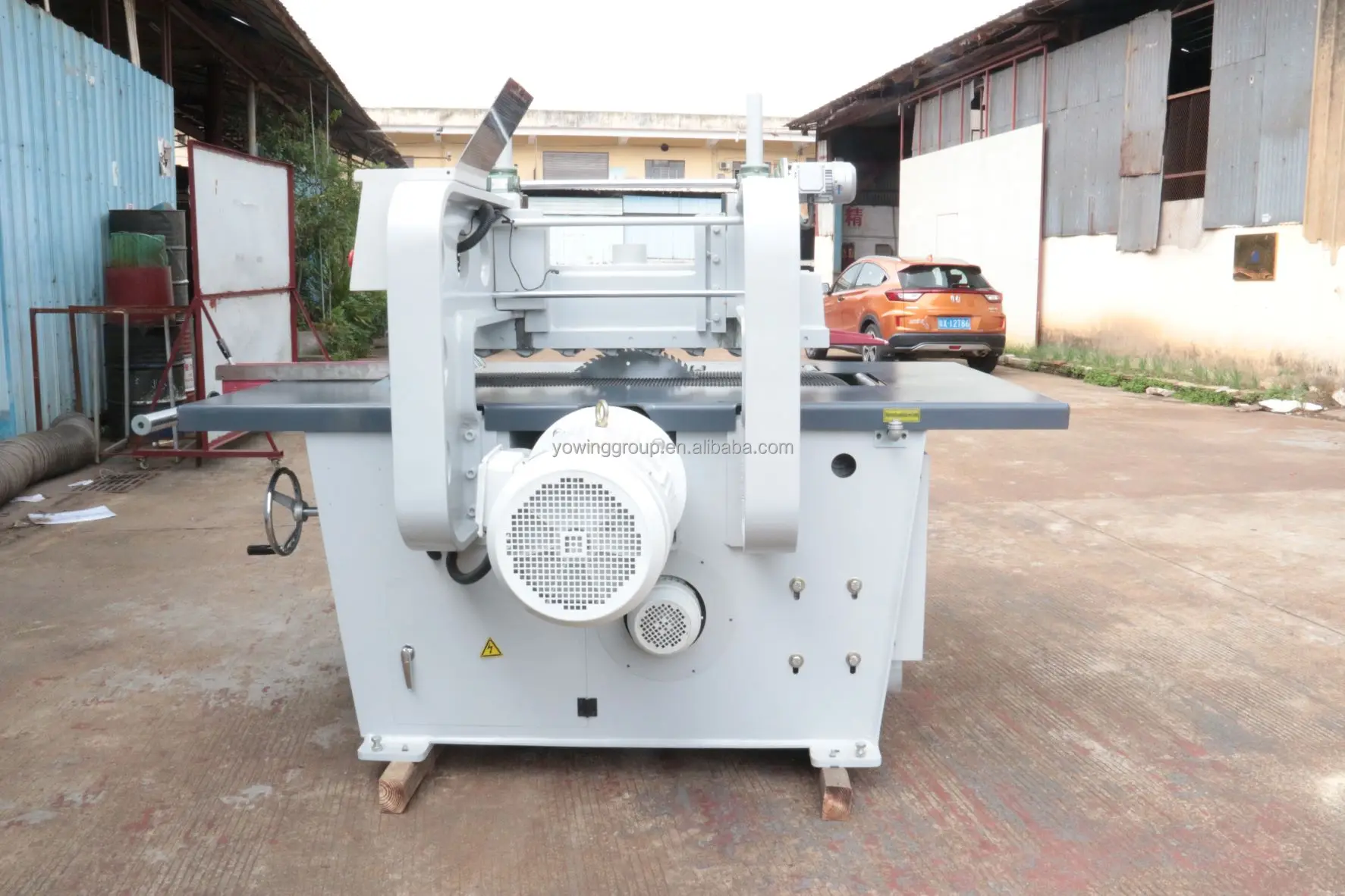 Heavy Duty Solid Wood Woodworking Cutting Sawing Machine MJ165