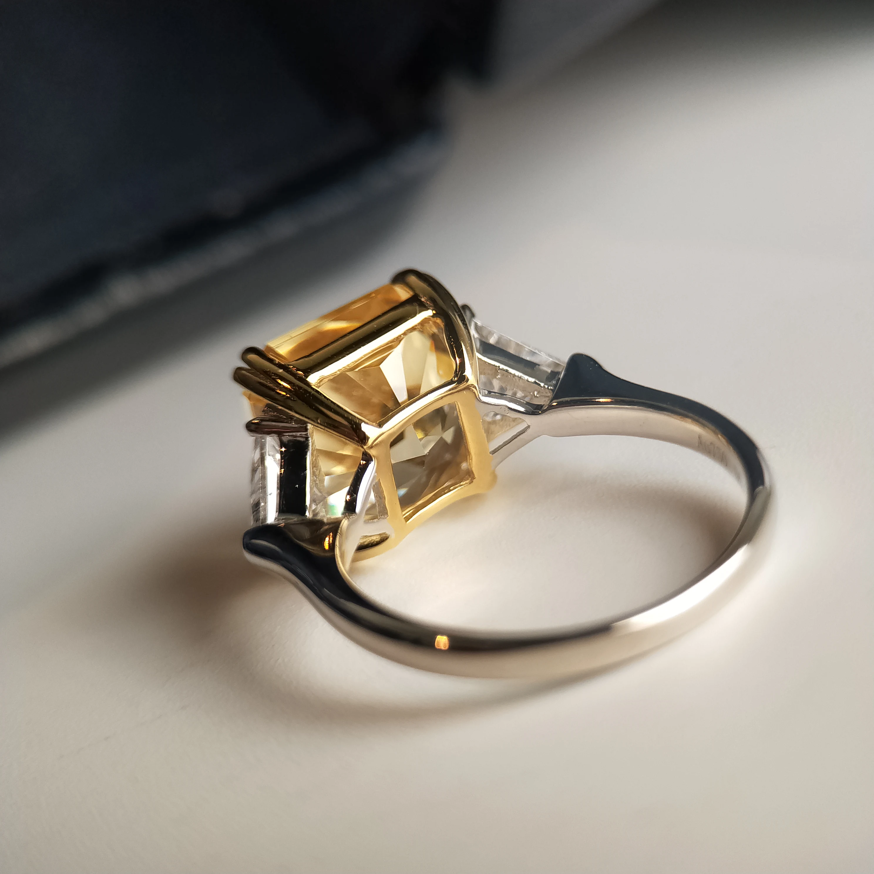 ROCHIME Hot Selling Vintage Baguette Radiant Cut Yellow Diamond Moissanite Ring 18k White Gold Plated Luxury Wedding Rings