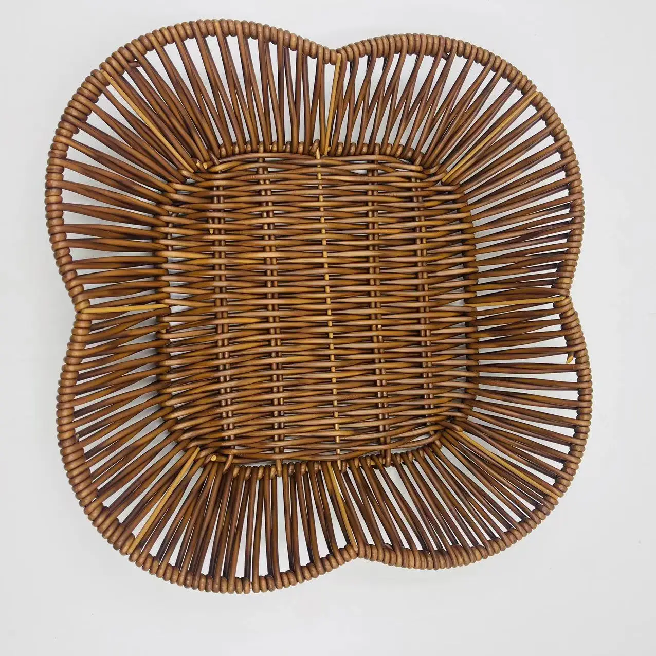Wholesale Multi functional PP Material wicker Baskets Household Woven rattan Storage Baskets with four-petal flowers