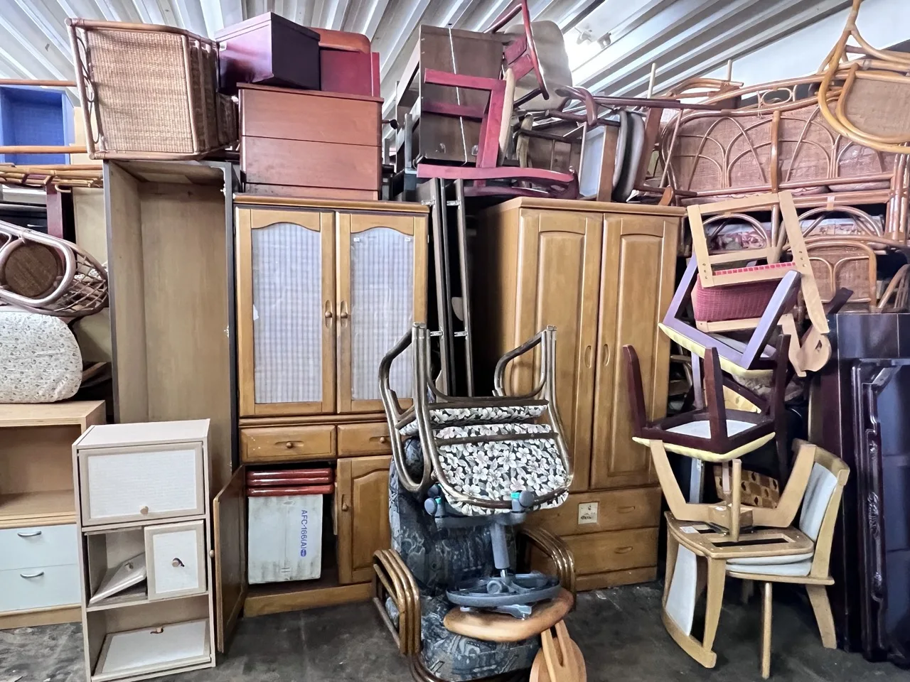 Great Quality Taiwan Brand Multi-Functional Modern Design Used Goods & Used Furnitures For Sale