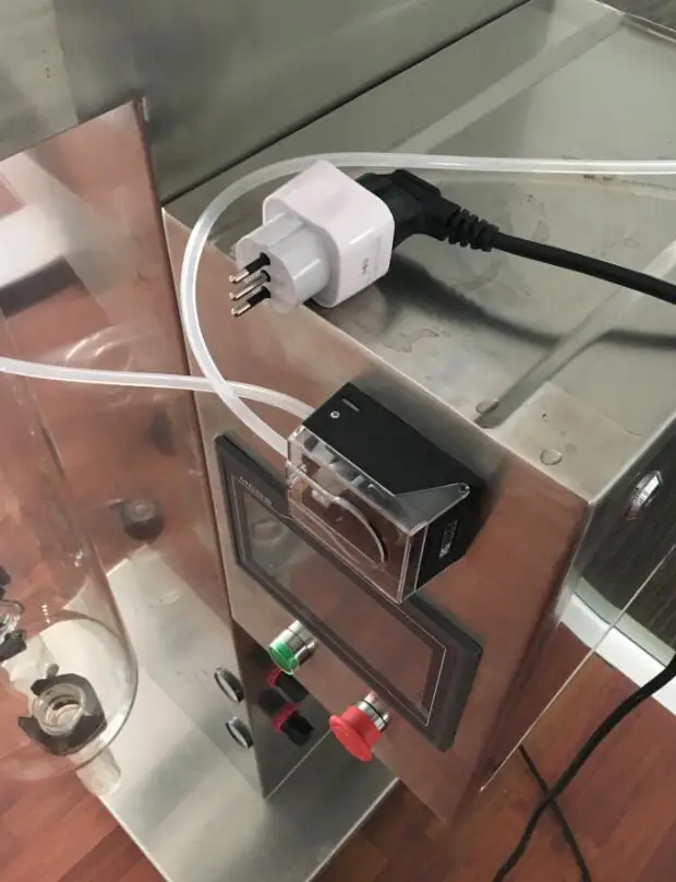 Spray dryer machine for chemical food powder with vacuum pump