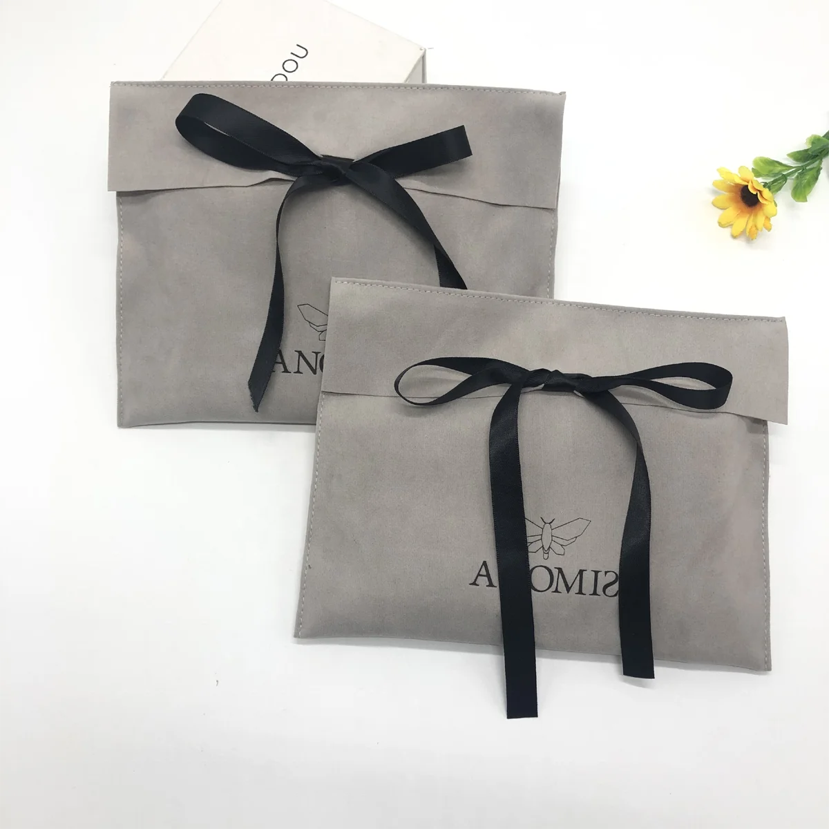 Custom Logo Printing Gray Velvet Envelope Gift Jewelry Dust Bag Luxury Velvet Clothes Packaging Envelope Pouch