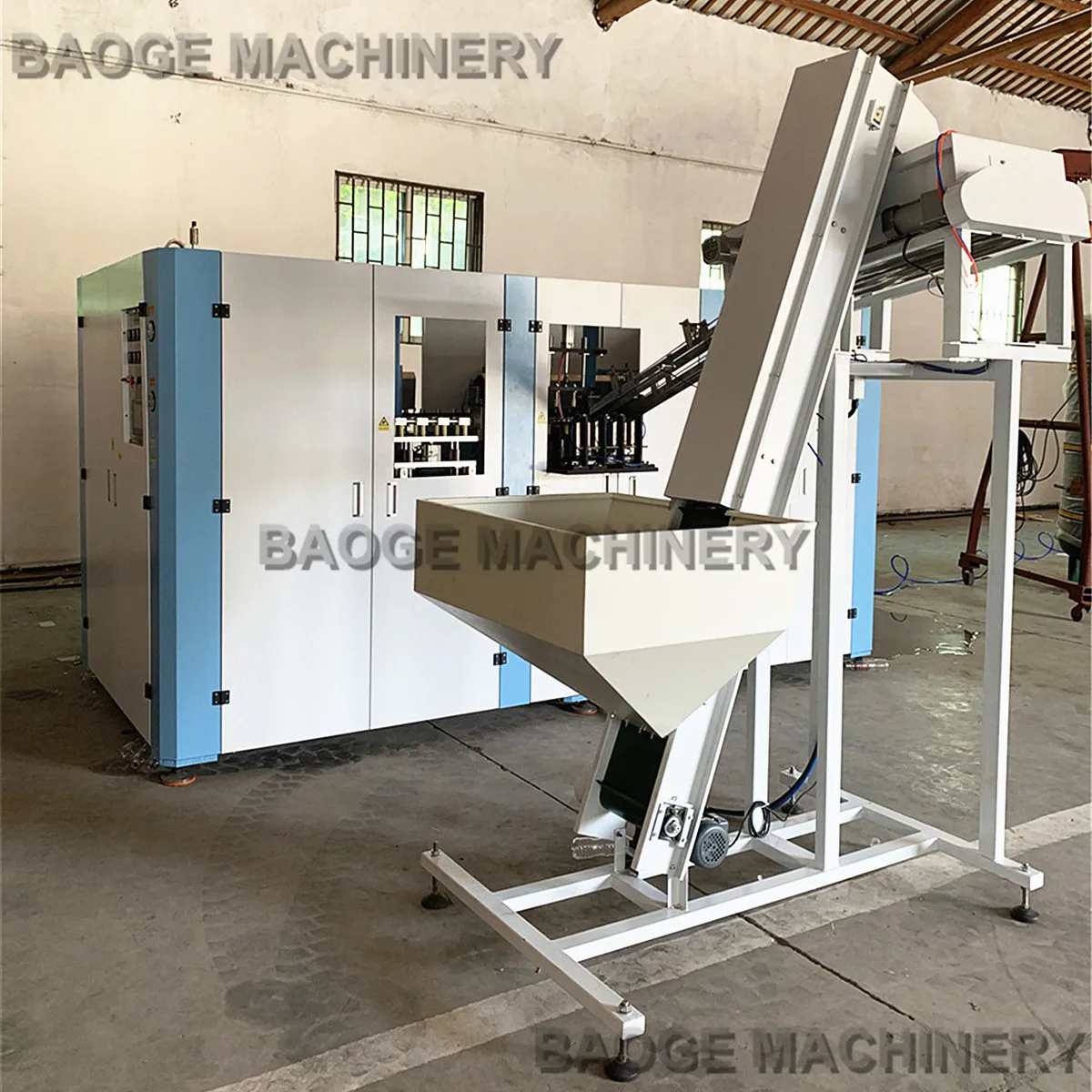 Хорошее качество, хорошее послепродажное обслуживание, полностью автоматическая машина для выдувного формования пластиковых бутылок с минеральной водой из ПЭТ с 4 емкостями