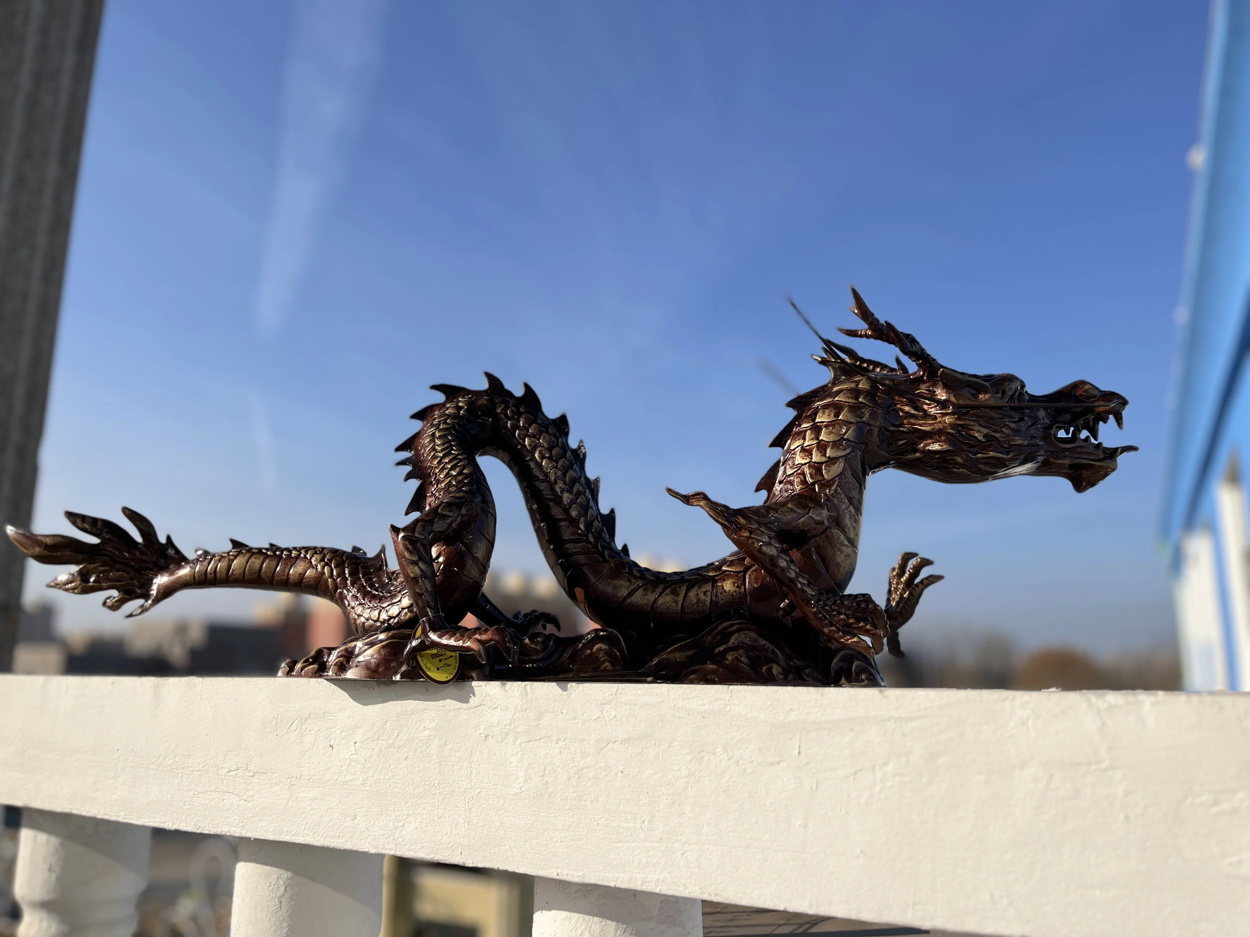 Dragon for outdoor and indoor cast aluminium home decoration