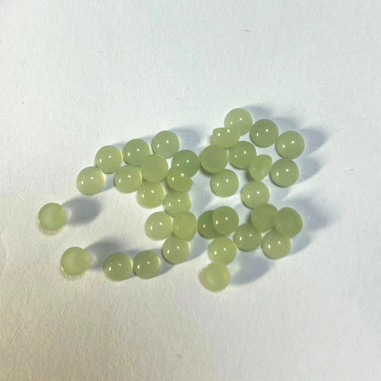 Wholesale Turquoise Malay Jade Green Color Round Flat Back Synthetic Gemstone Cabochon Glass Gemstone For Jewelry Making