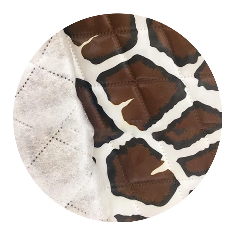 Ткань с поролоновой подкладкой для одеял