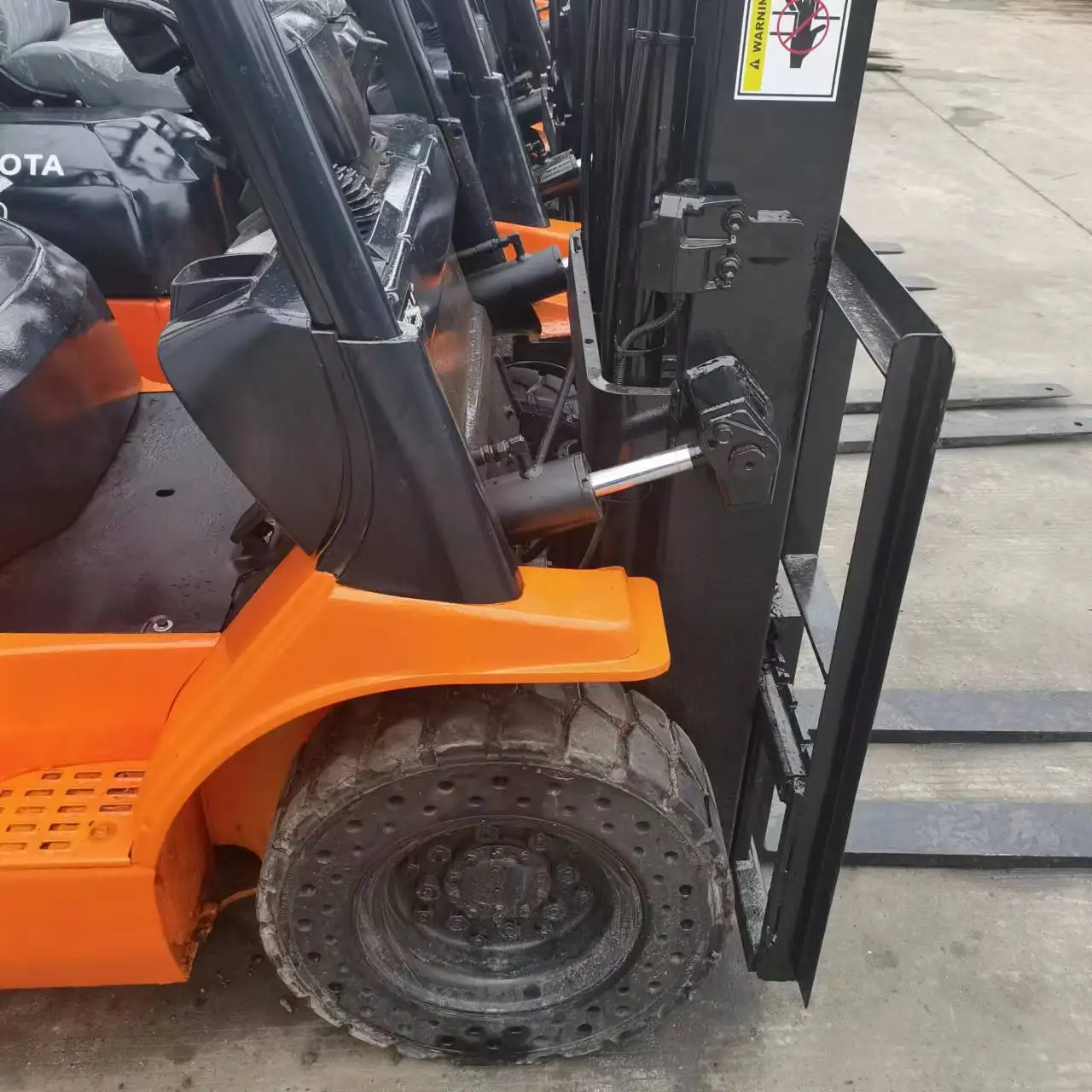 Used TOYOTA 30 Crawler Forklifts/Low Price Made inJapan Used 2nd Hand 3 Ton Toyota 30 Forklifts Low Price For Sale on China