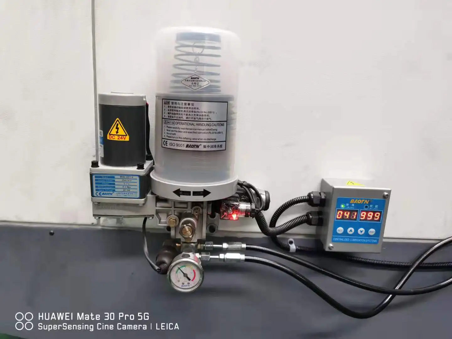 China BAOTN 0.7L oil tank type auto grease pump 110V/220V/24V  Progressive  lubrication pump used for CNC lathe