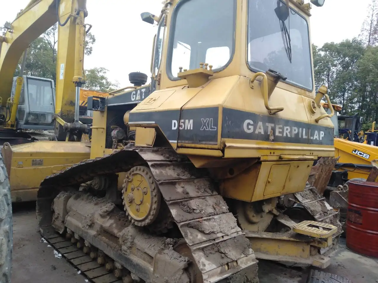 bulldozer/japan buldozer/used d5m  bulldozer Used   D5M Bulldozer D5M Japan   Bull Dozer
