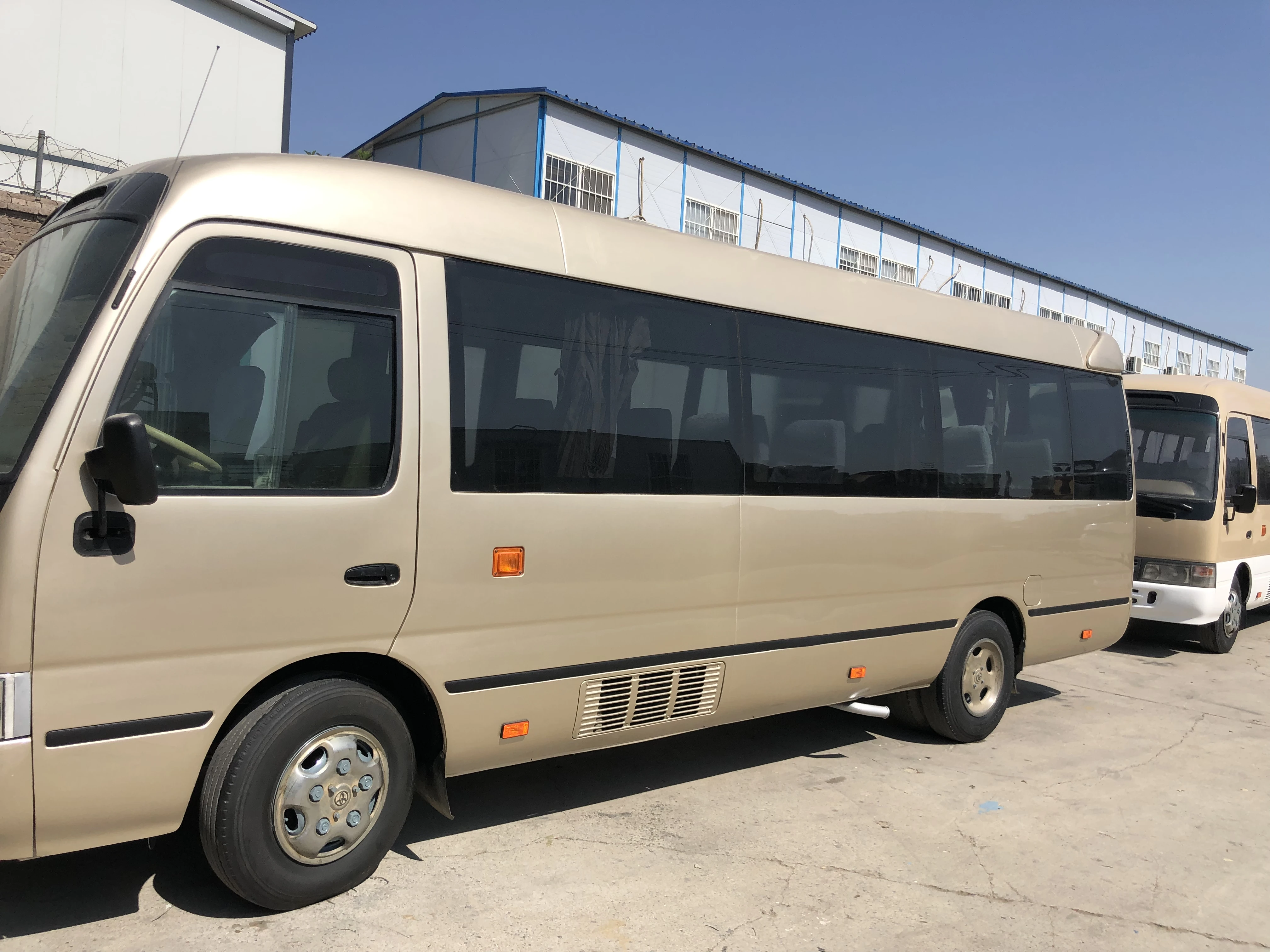 Toyata 2018 petrol and diesel Engine 30 seats used coaster bus