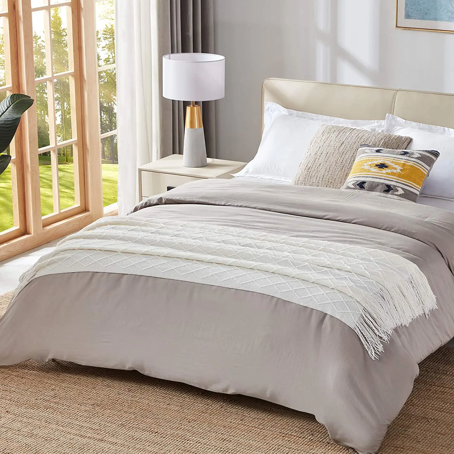 Modern customize 50 x 60 inches luxurious waffle cozy white woven knitted tufted throw blanket with tassels