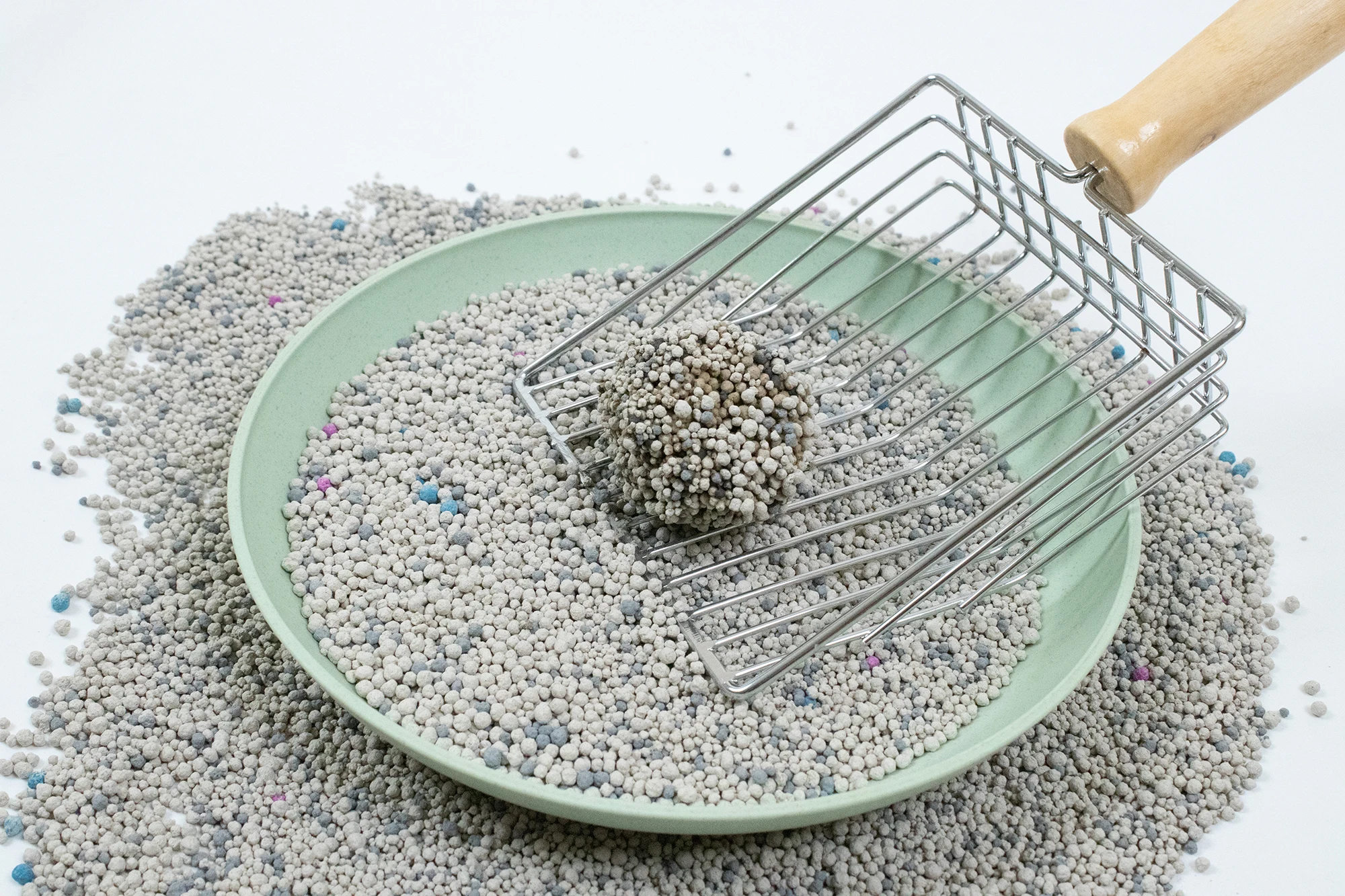 Cat Litter  Factory OEM Kitty Odor Control Dust Free Arena  Ball Shape Clumping Bentonite Cat Sand