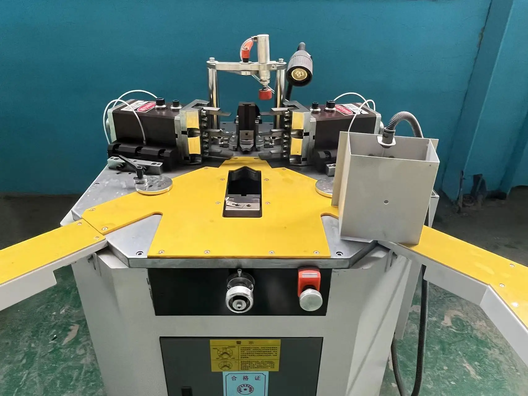 Hydraulic Heavy Knife Library Corner Crimping Machine For Aluminium Windows Doors