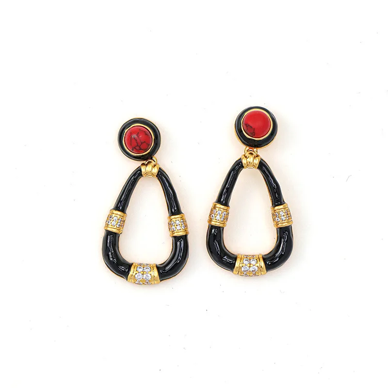 Женские серьги с искусственным камнем