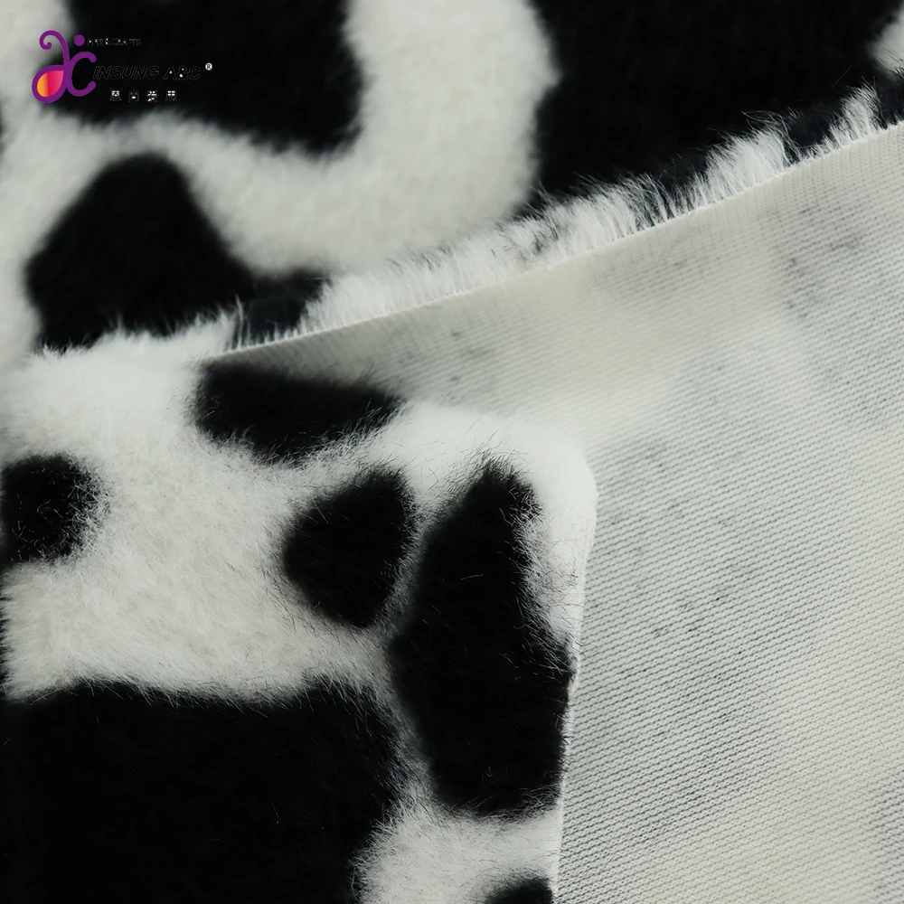 Single-sided  Faux Fox Fur Cow Printing Fabric 500GSM 1.5 Width Winter Vest Plush Fabric