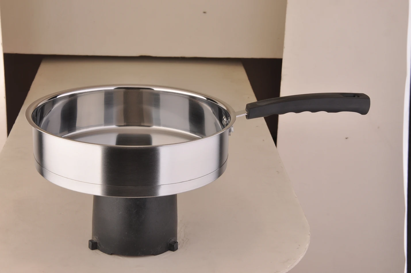 hot sale 4 pieces  stainless steel cookware set soup pot with lid for wholesale