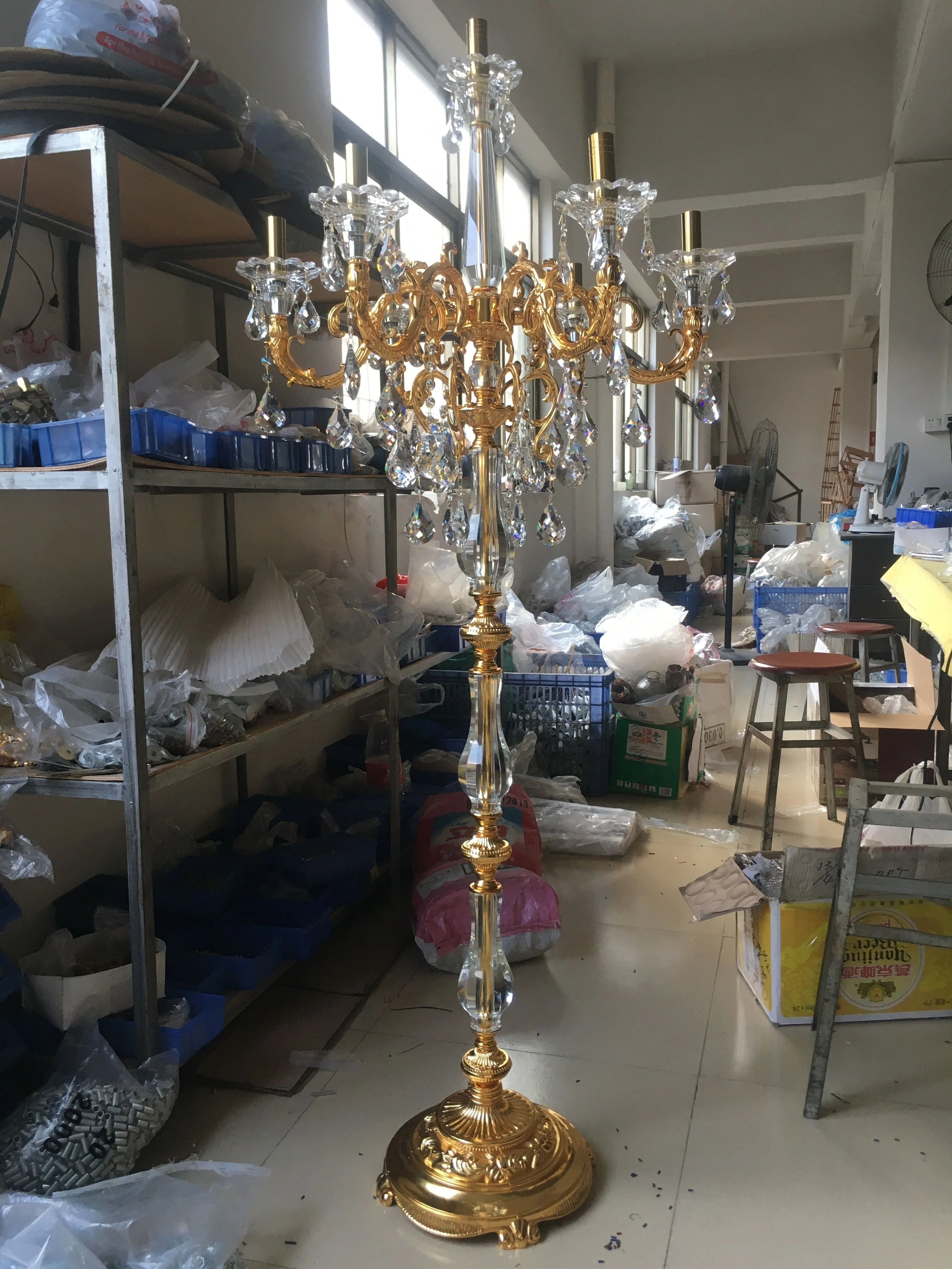 Indoor decorative luxury floor lamp hotel villa decoration golden standing lamp crystal floor chandelier manufactures wholesale