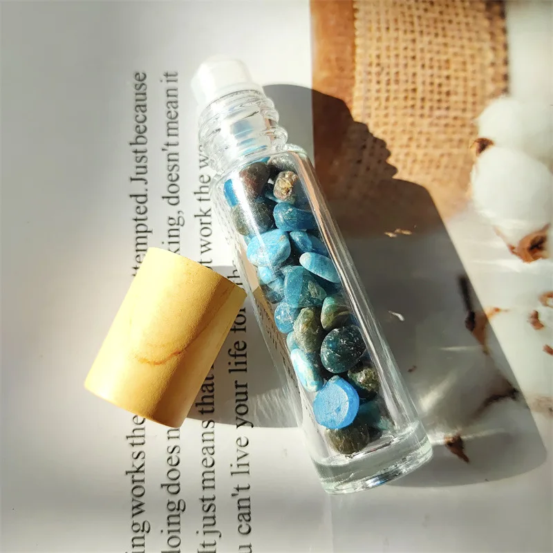 Wholesale price crystal gemstone roller crystal chips inside Essential Oil bottle with wood lid