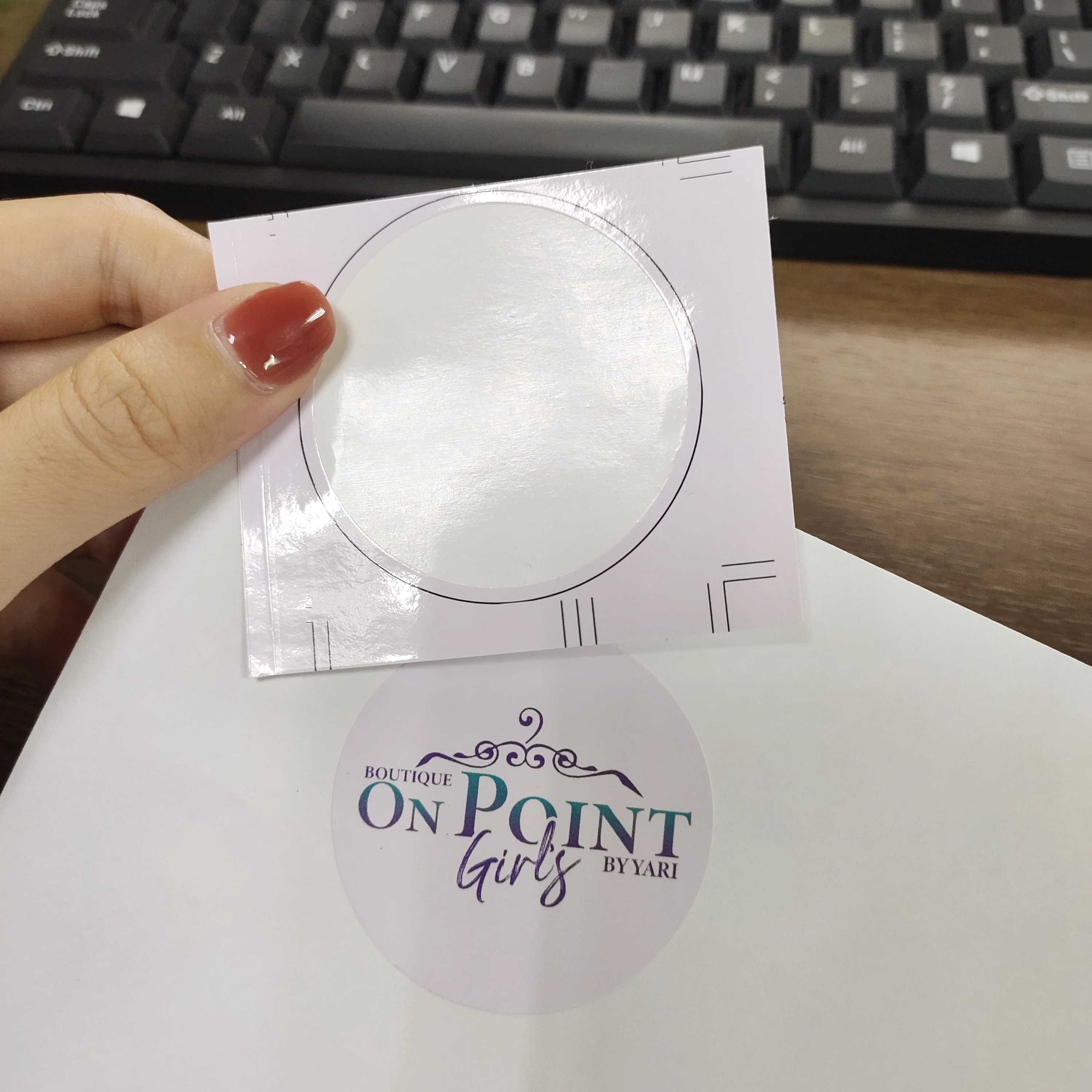 Waterproof High Adhesive Vinyl Pp Paper Packaging Labels Gold Holographic Custom Stickers For Printing Roll Label Stickers