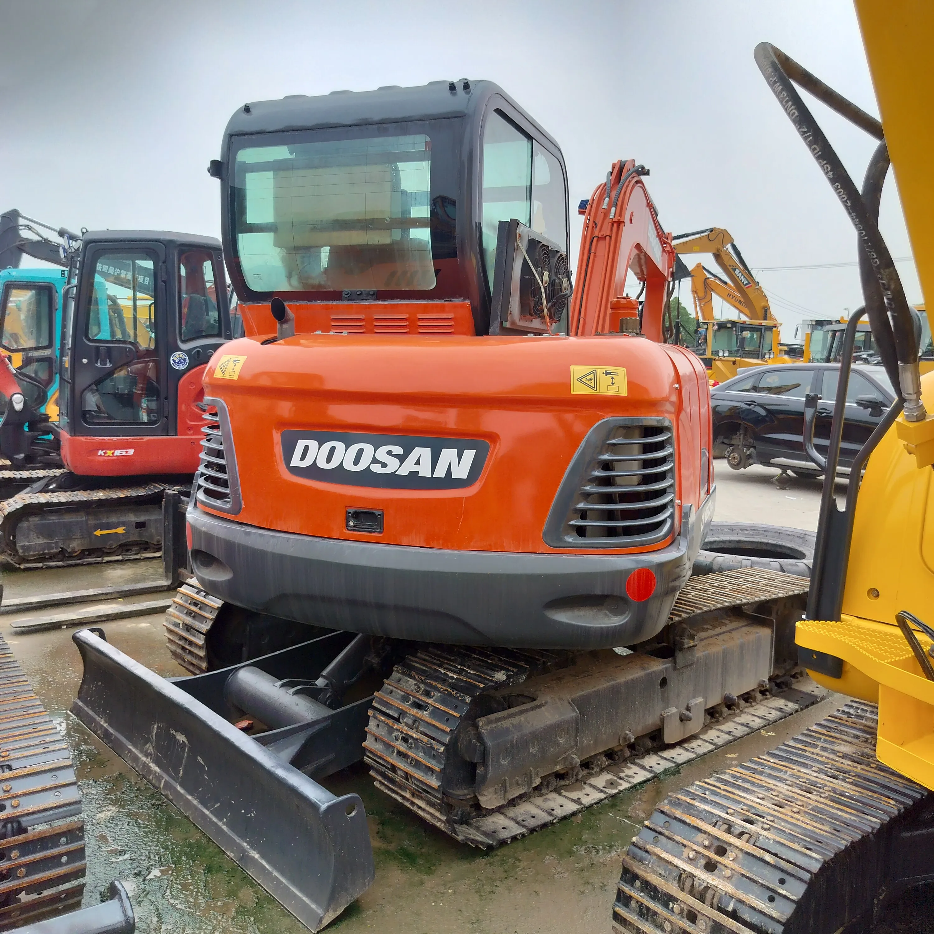 Used excavator for sale Doosan Excavator wheel track Dh150w-7 Dh140 Dx 60