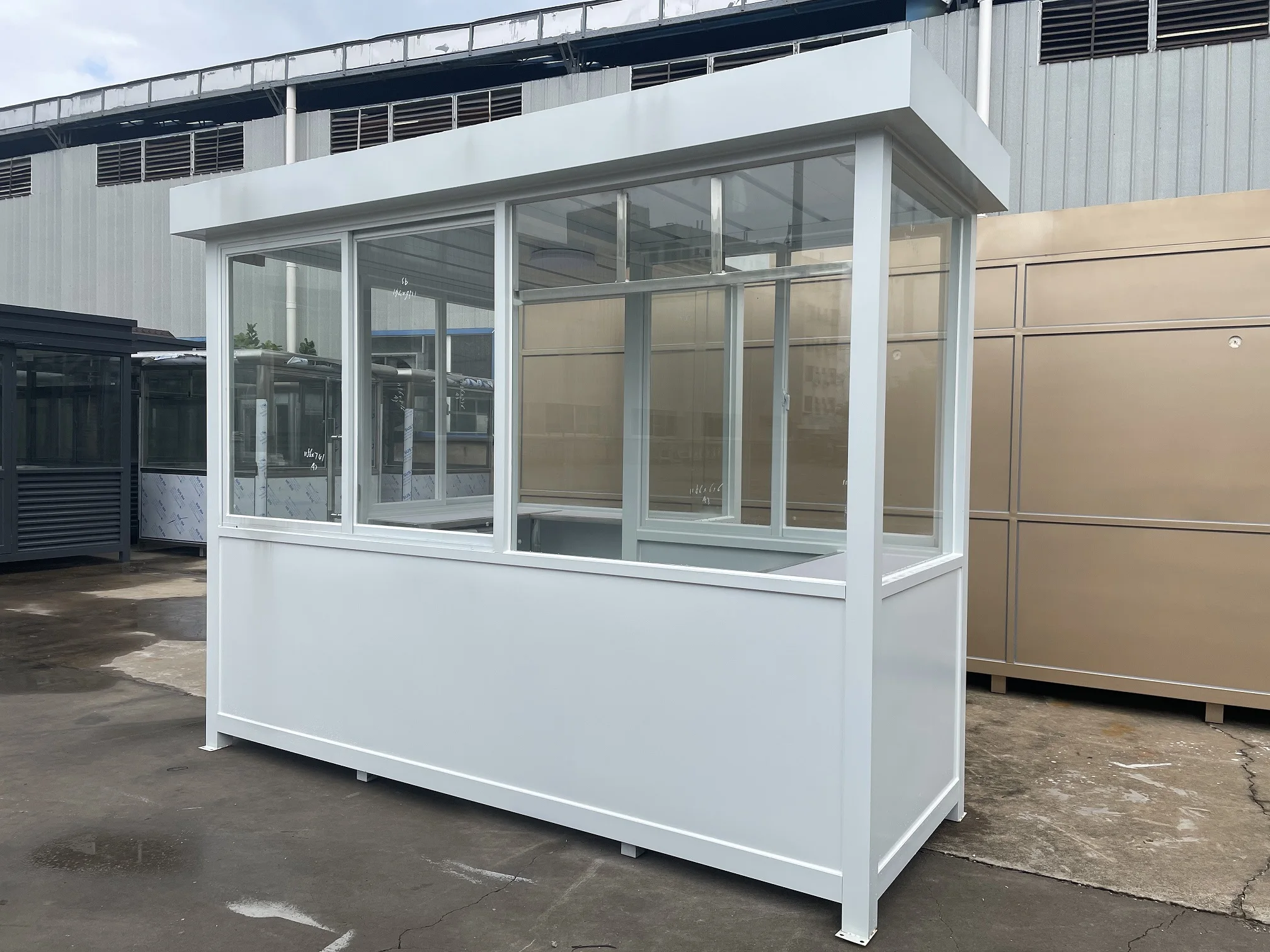 container for 200 people kiosk cabin modern  restaurant companylogo qingdao xinguangzheng steel structure steel box
