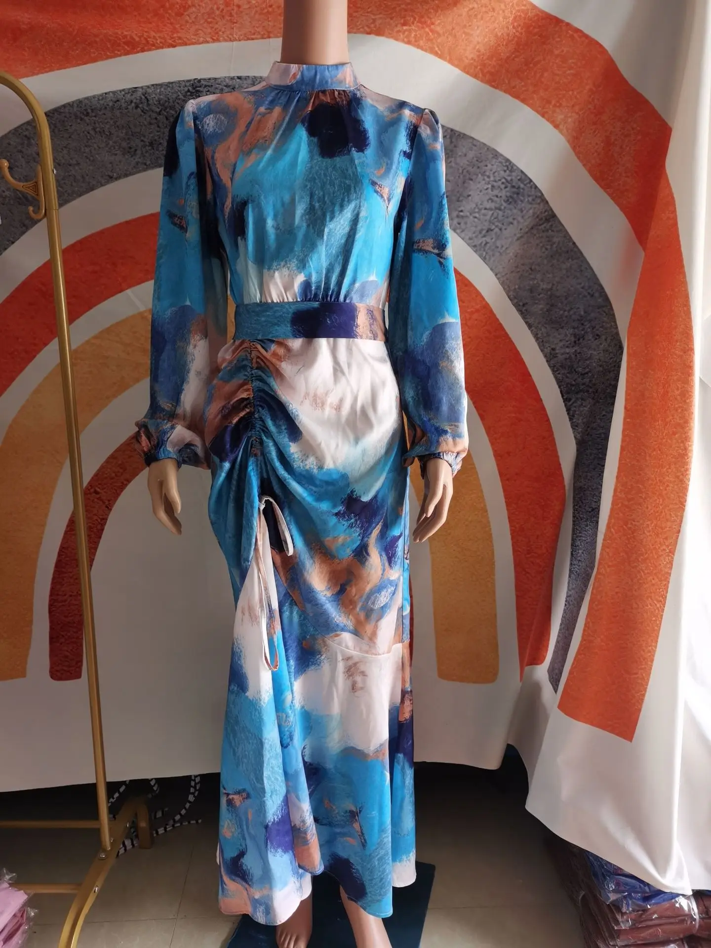 2024 New Arrival Middle East Arab Eid Graffiti Bubble Sleeve Lace-up Long Abaya Dubai Islamic Clothing Muslim Dresses For Women