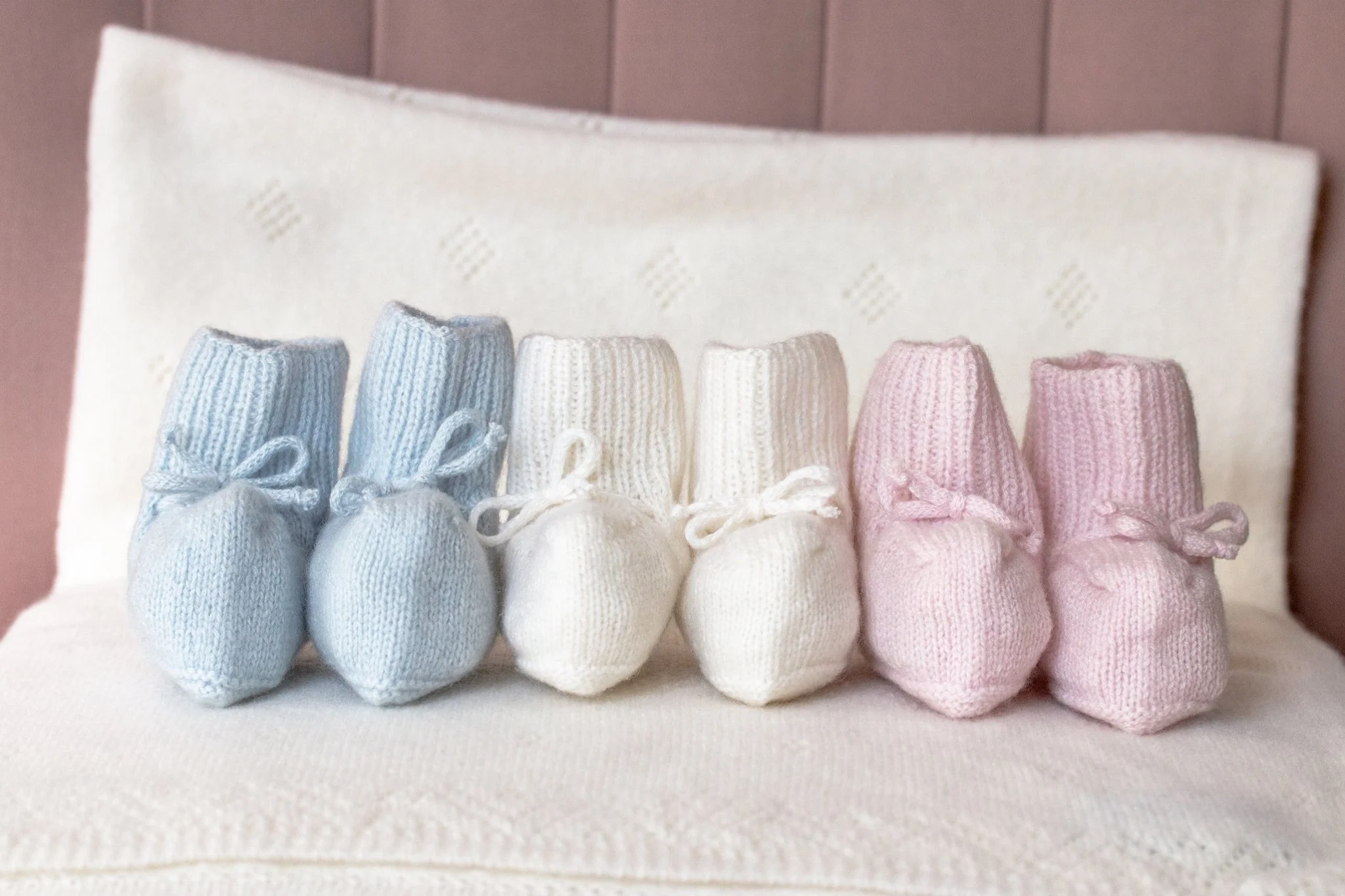 Cute drawstring cashmere knitted baby booties