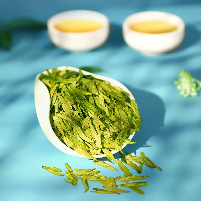 Traditional Chinese Longjing Green Tea Robust yet Smooth Flavor Perfect for Tea Lovers