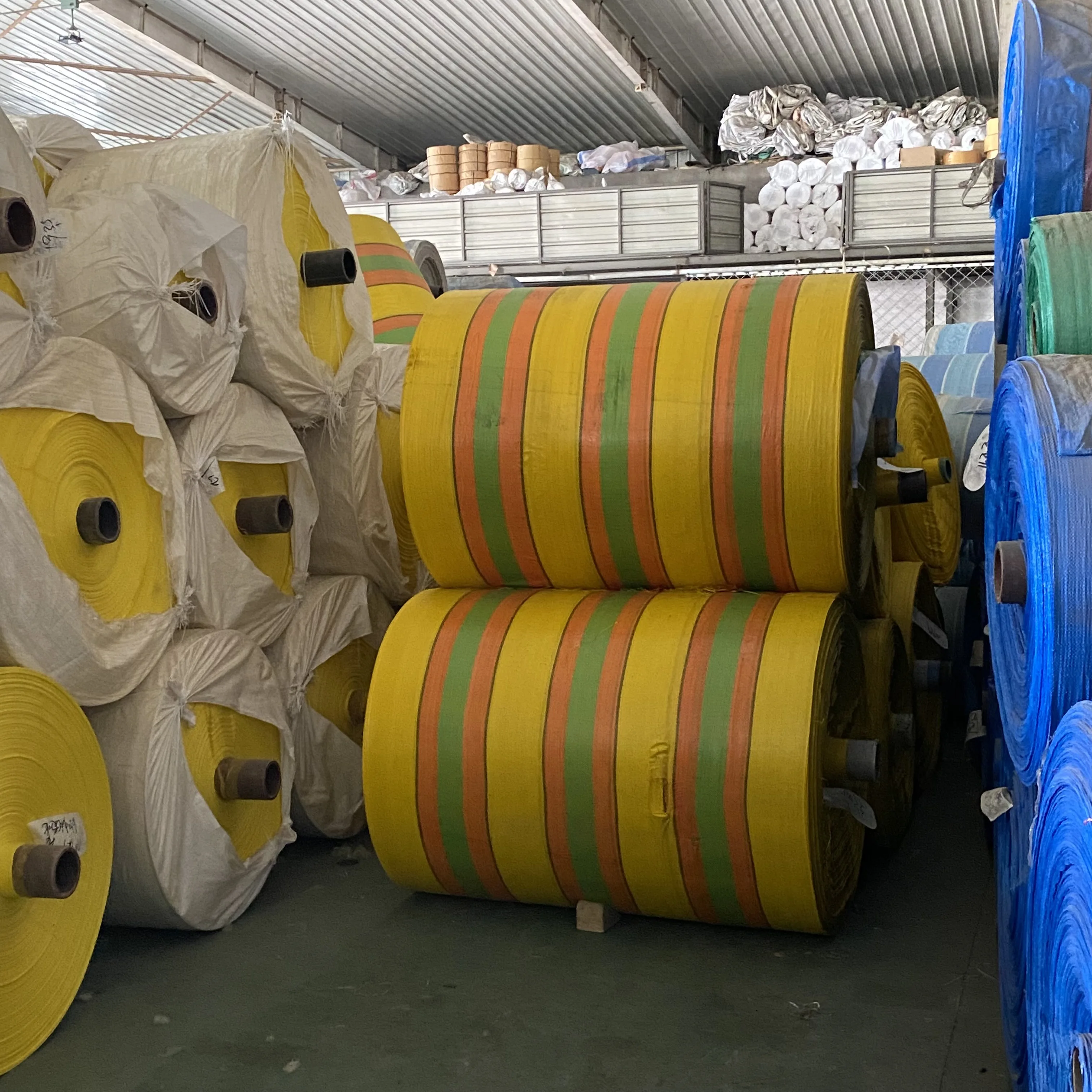 china pp sack polypropylene fabric pp woven roll for shop bag manufacturer