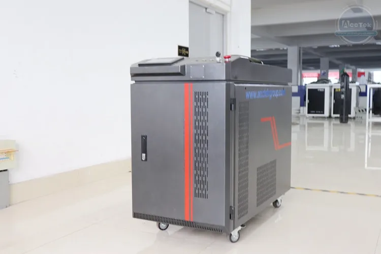 Jinan 2000W Metal Paint Coat Removing Laser Cleaning Rust Machine