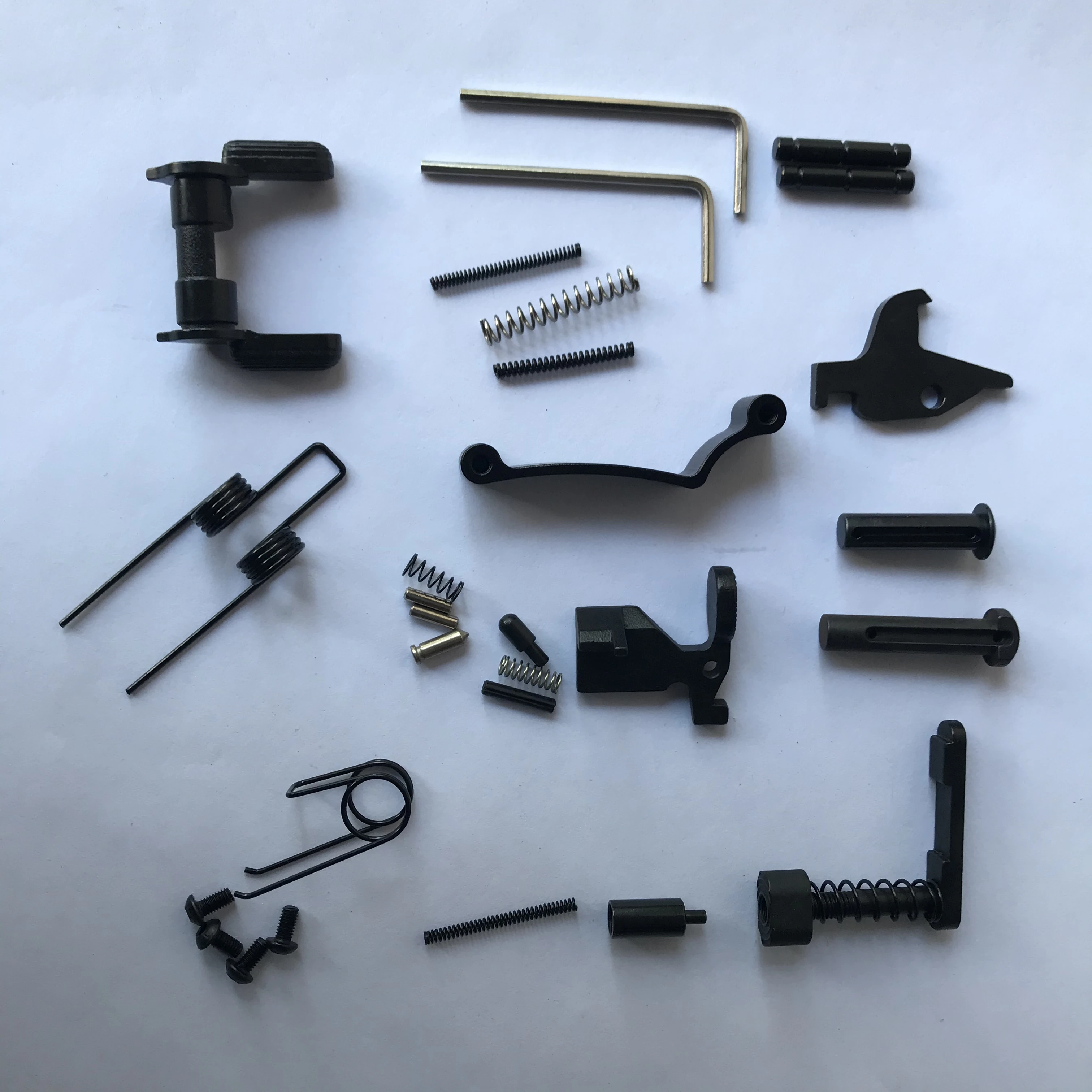 
SUNGUN LPK0001 Wholesale Mil-Spec Enhanced AR15 Parts Lower Parts Kits Fits For 223 AR15 