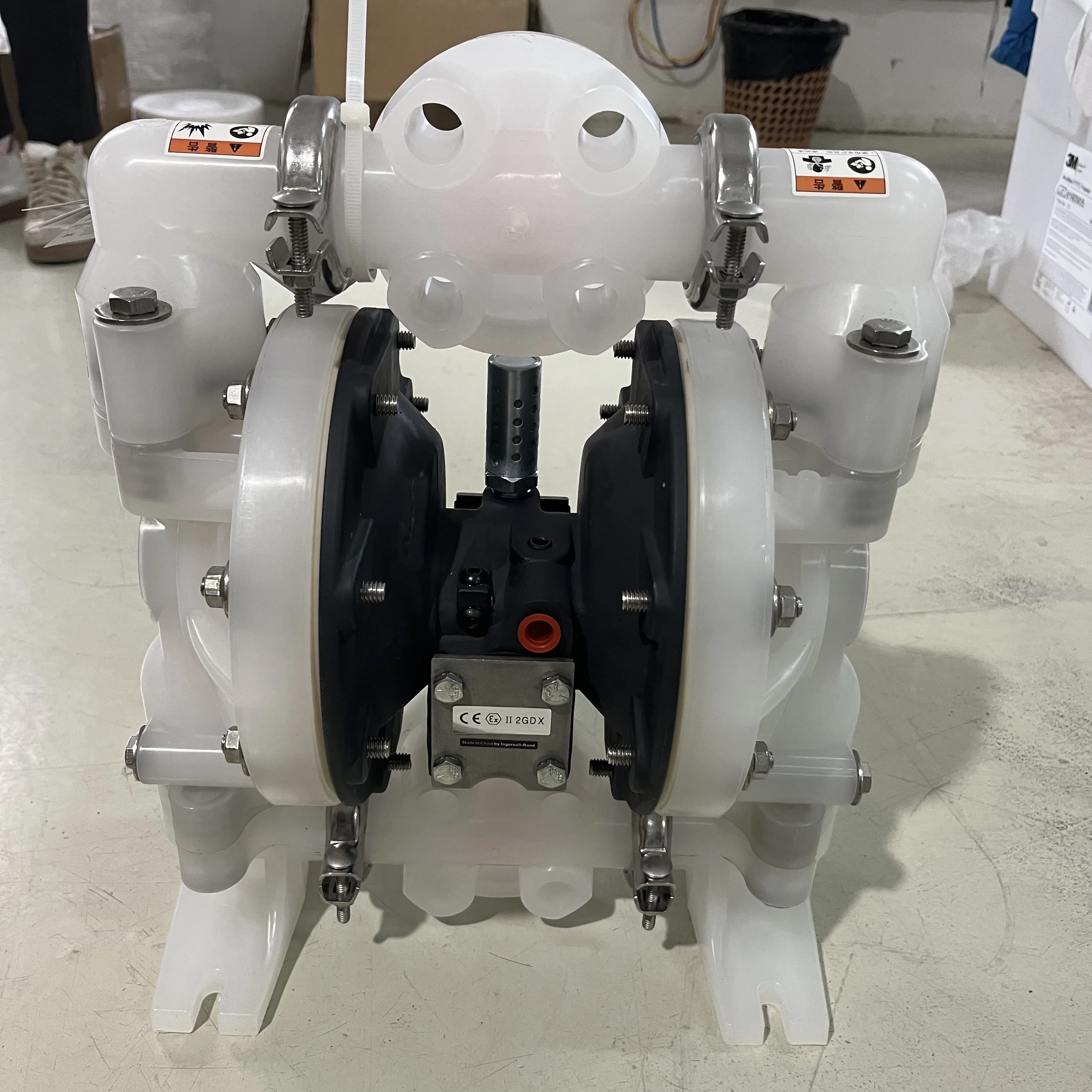 ARO Pneumatic Diaphragm Pump 6661A3-3EB-C 1 inch ARO air operated diaphragm pumps with Polypropylene Santoprene Diaphragm