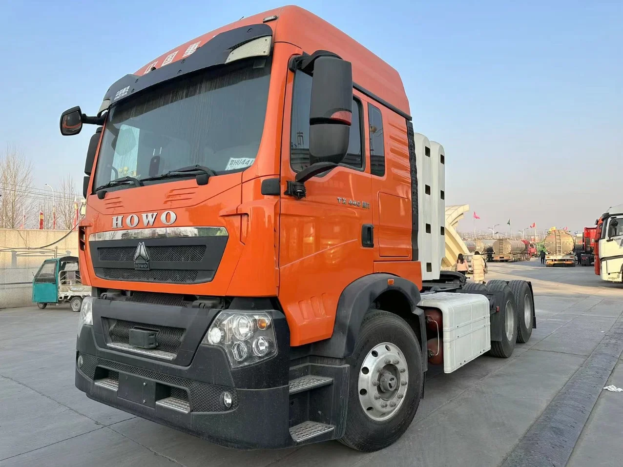Used Low Price Sinotruk Howo Tractor Truck Howo Trucks Trailer Head For Sale