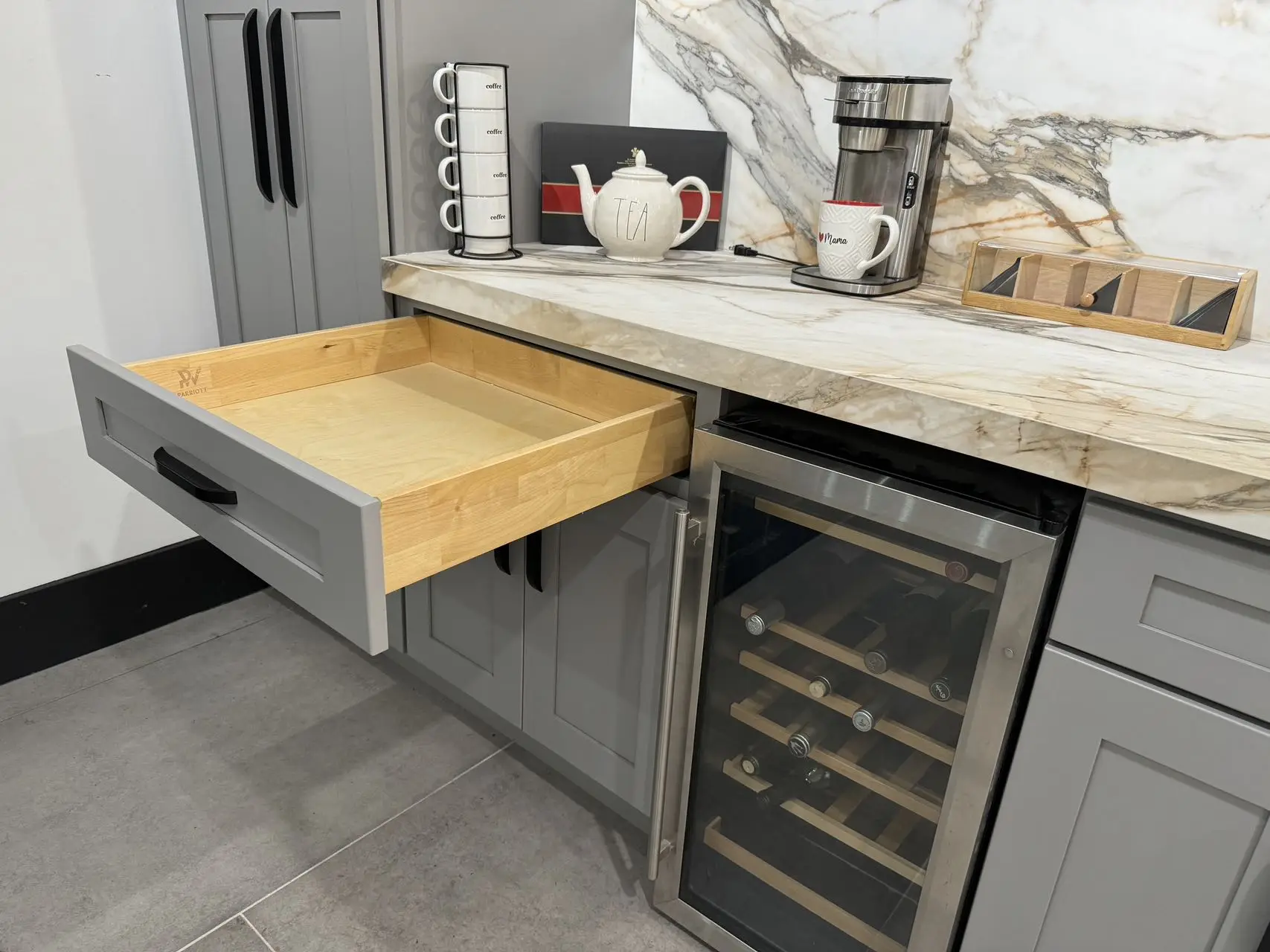 Vietnam factory direct wholesale price modern design solid wood mdf rta shaker door kitchen cabinets