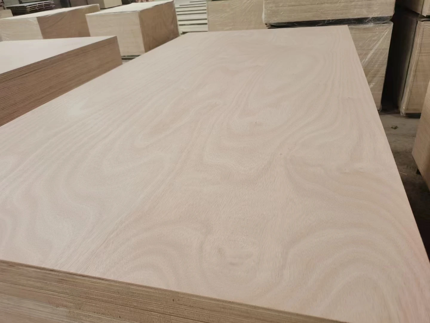 Best price packing grade 4x8 plywood 4/6/9/12/15/18mm okoume commercial plywood