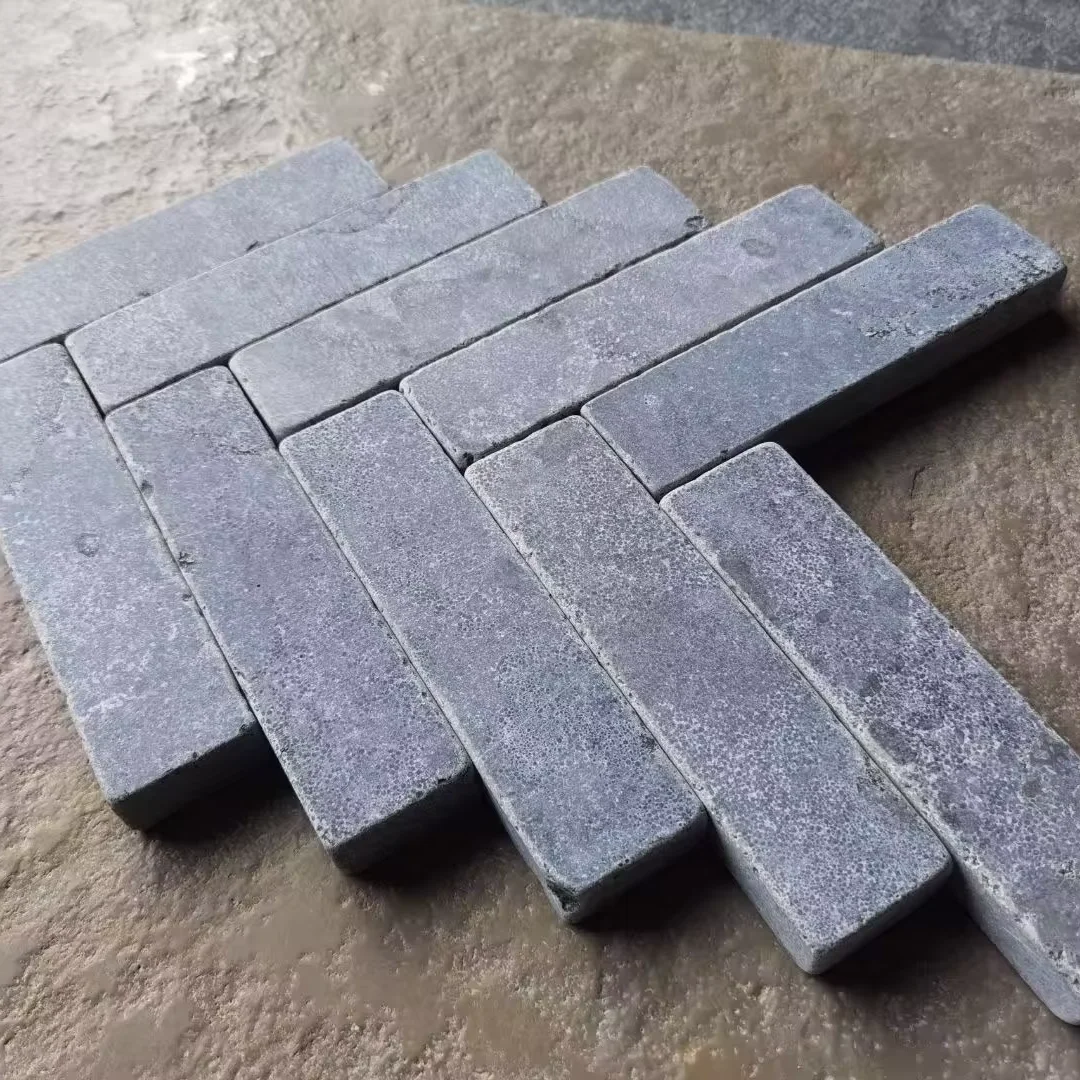 Modern Design Outdoor Patio Driveway Park Paving Stone in Black Grey Limestone Loose Paver Cobblestones Brick Tumble
