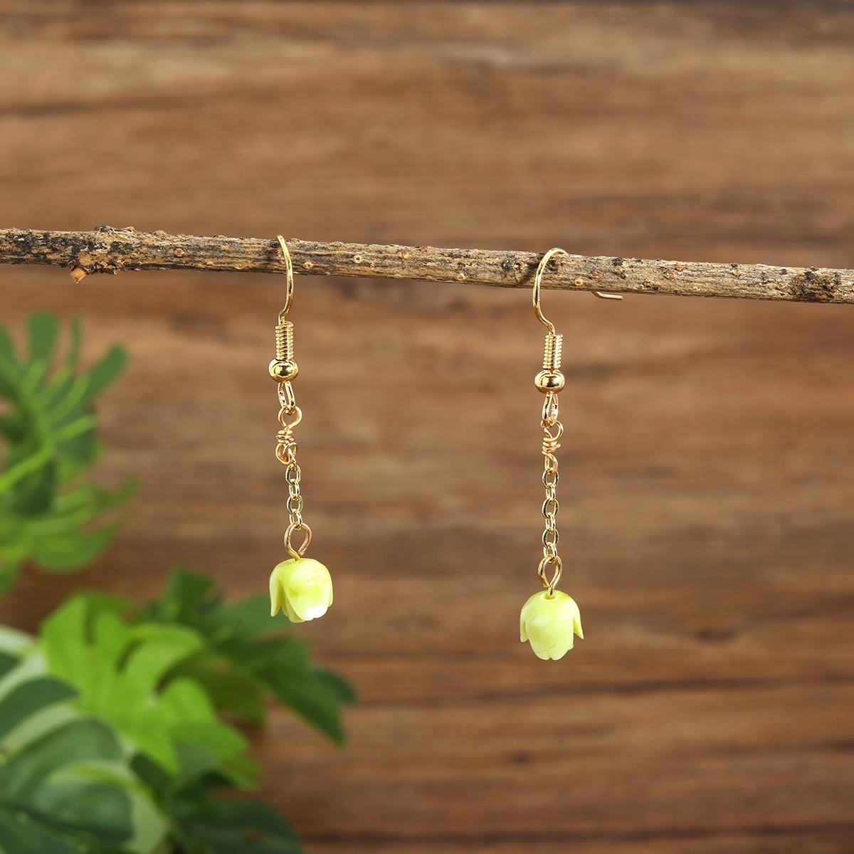 New Hawaiian samoa green long drop Lily of the valley resin flower earrings wholesale