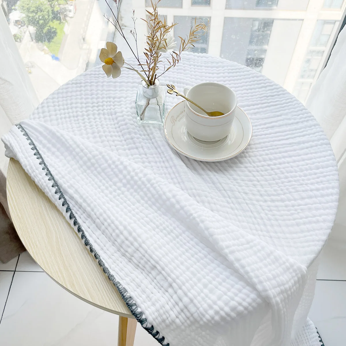 QDTEX Wholesale scalloped edge 4-layer White muslin blankets for adult Organic cotton gauze throw