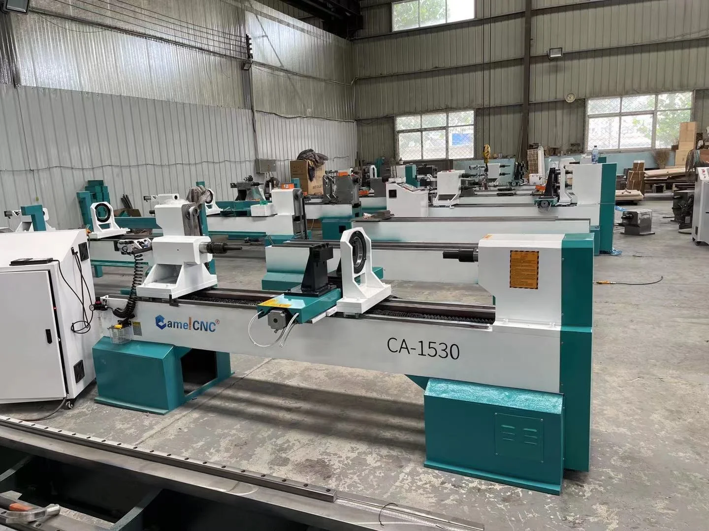 Heavy Frame 300mm Diameter CA-1530 Wood Turning Cnc Lathe Machine For Wooden Column Processing