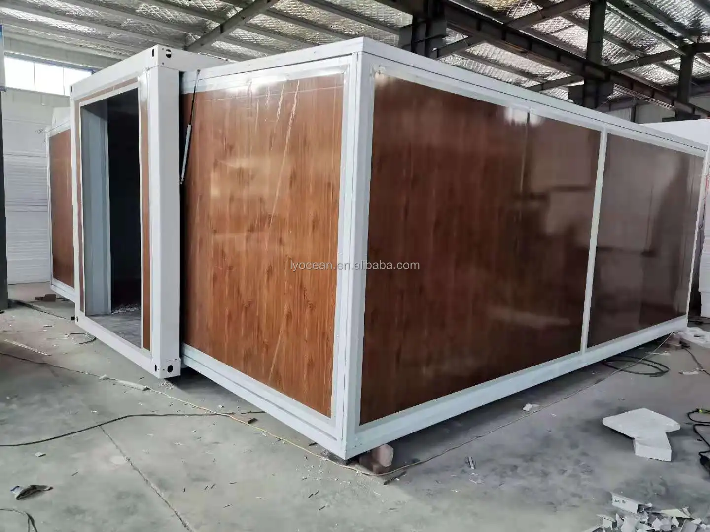 module 20ft 40ft prefab light steel structure frame shipping container design bungalow house in saudi arabia
