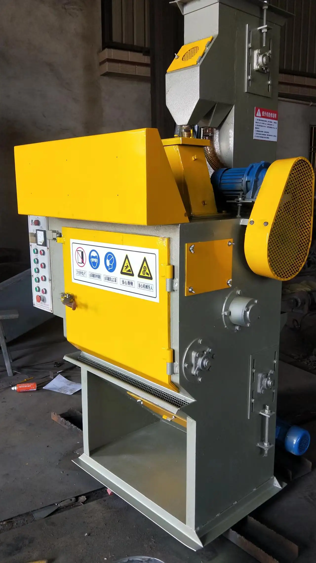 Q32 серии все-в-одном Дробеструйная Очистительная Машина гусеничного типа