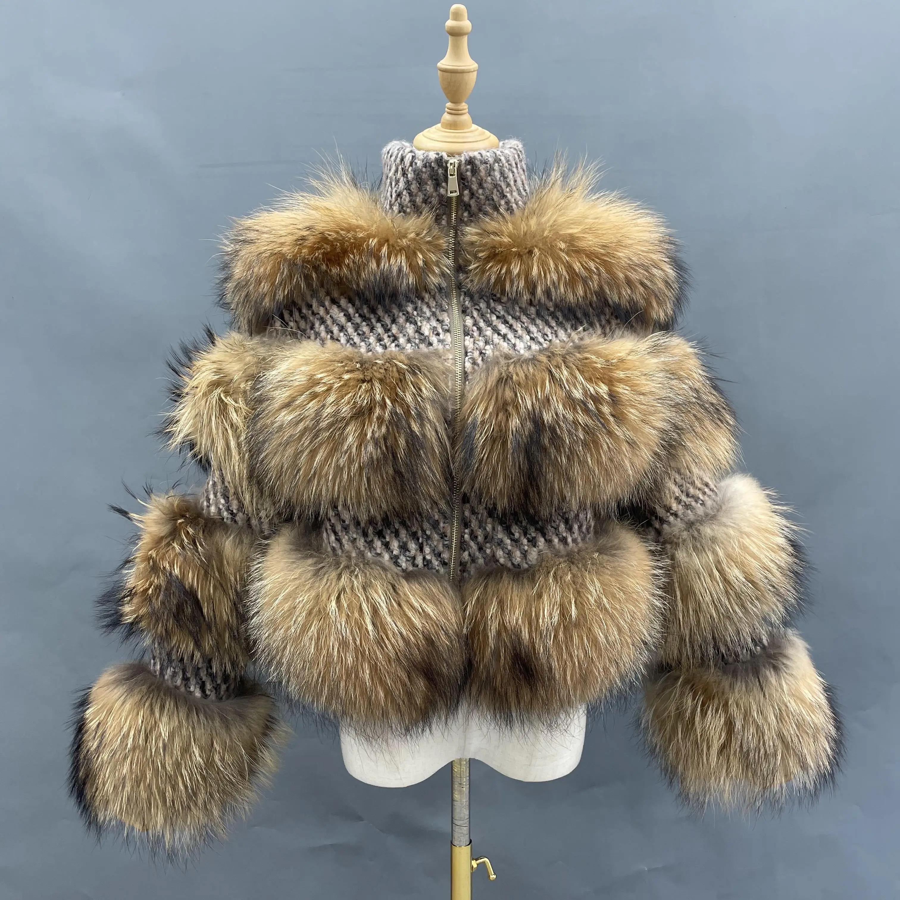 Wholesale custom winter luxury short cropped top animal fur jacket women real raccoon fur coat