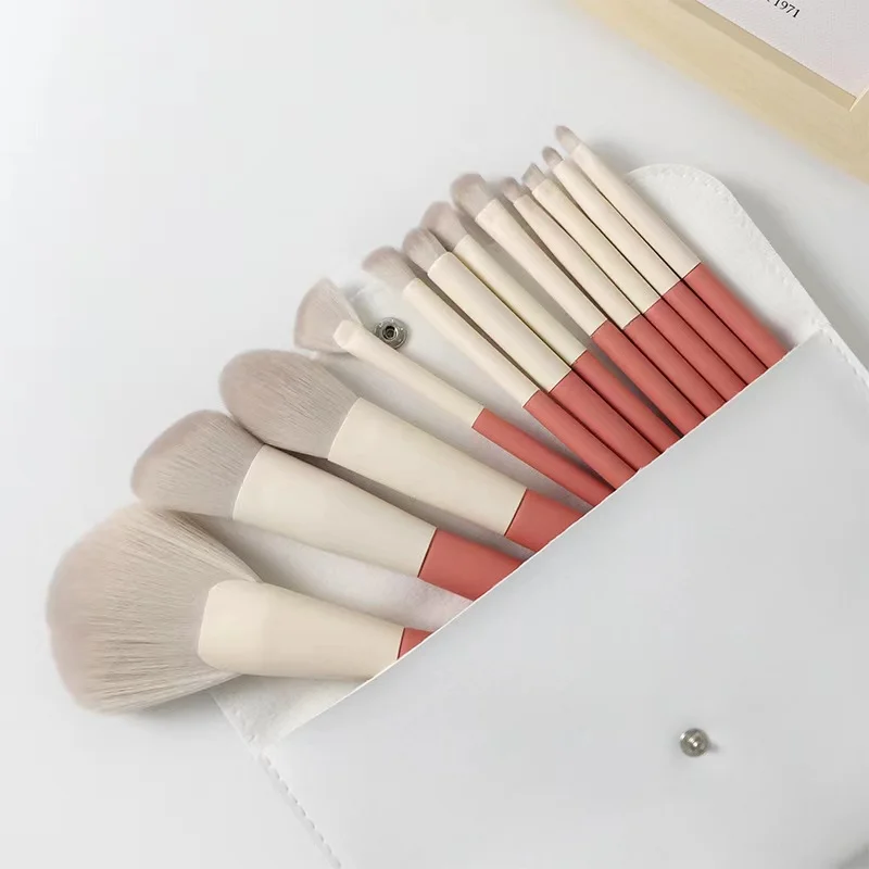 Holiday series 12 pcs makeup brush set eyeshadow concealer repair blush loose powder makeup brush kit