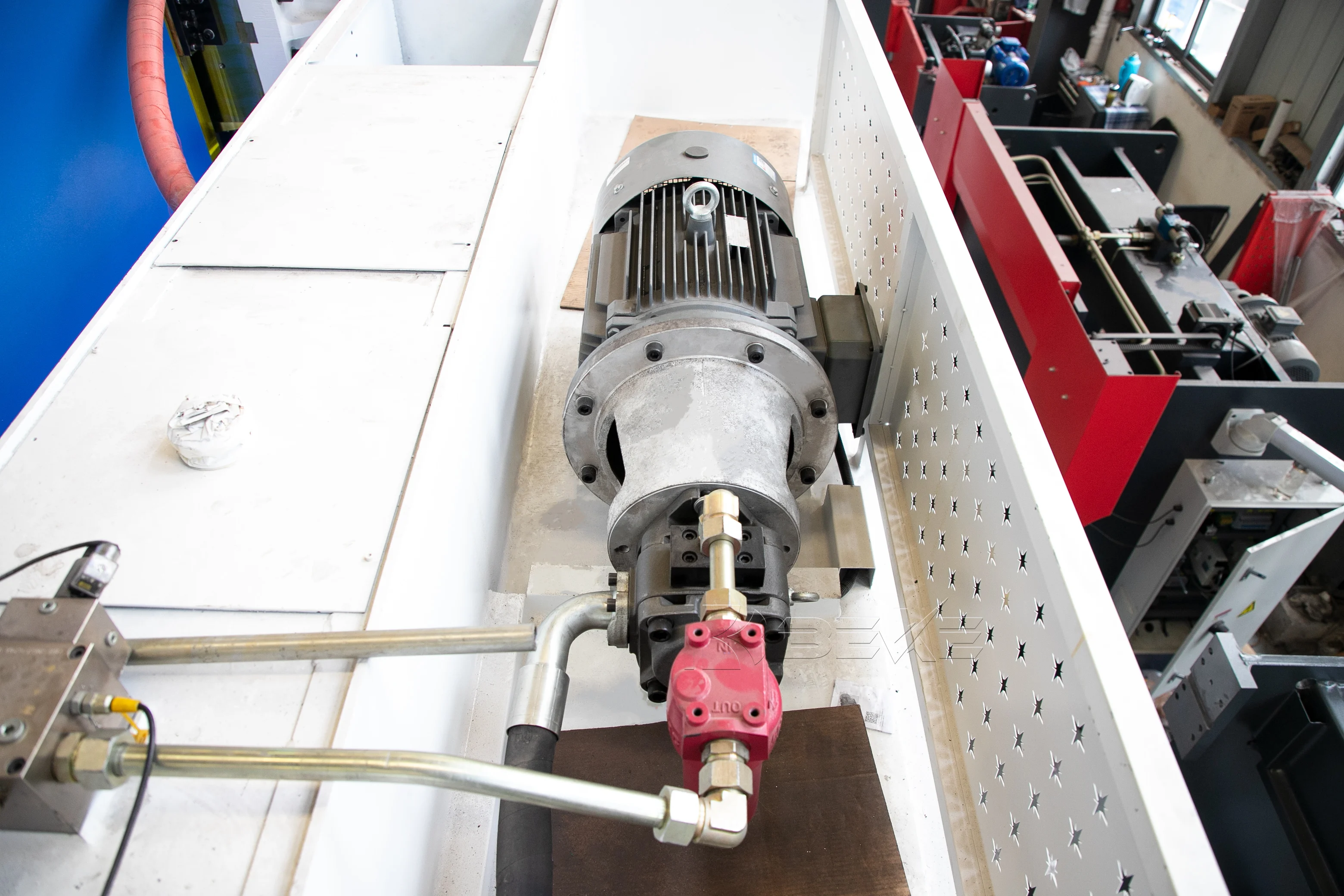 BEKE CNC automatic hydraulic sheet metal 4000KN pressure DA53T press brake