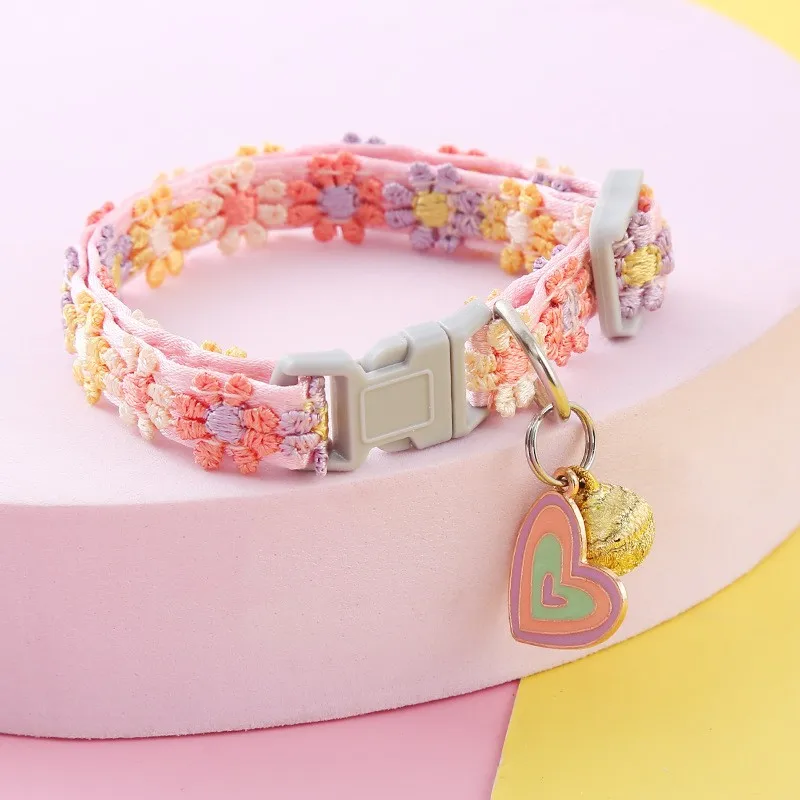 Bell Pet Colored lace collar Small flower pattern collar for dog and cat collar Neck bells Decorated dog accessories
