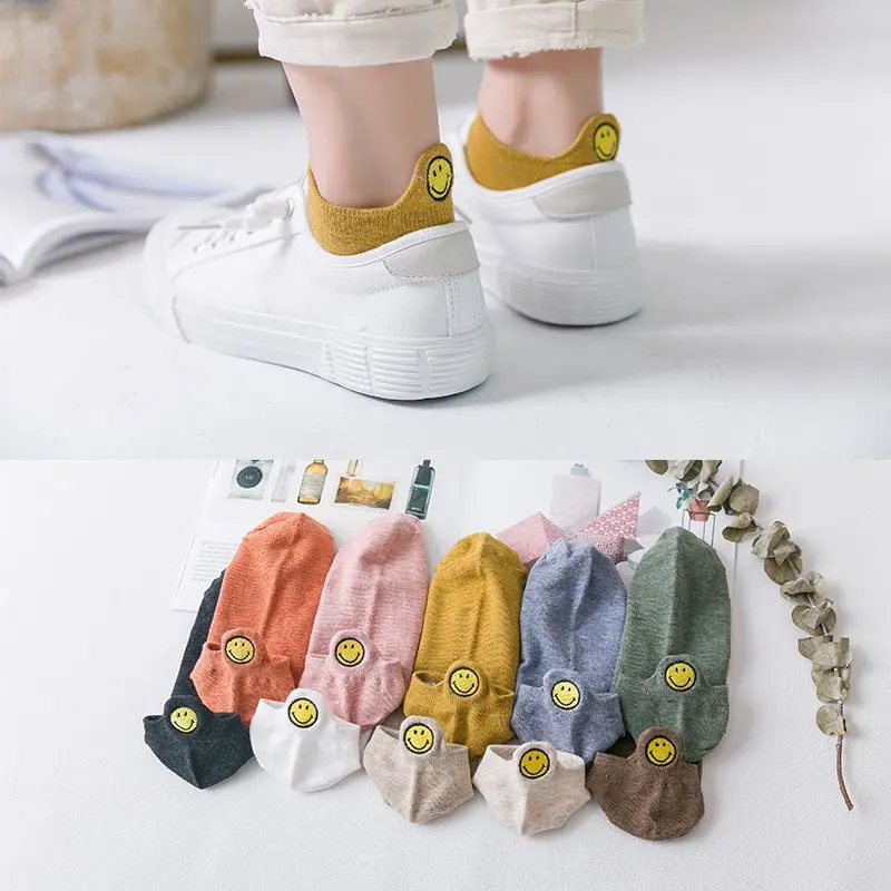 Wholesale Spring Funny Heel Embroidery Cartoon Smiling Face Short Socks Soft Cotton Fashion Smiley Women Ankle Socks